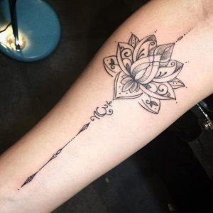 Hình Xăm Hoa Sen Mandala: Ý Nghĩa, Phong Thủy & Những Thiết Kế Đẹp Đầy Chiều Sâu 6 Hình Xăm Hoa Sen Mandala: Ý Nghĩa, Phong Thủy & Những Thiết Kế Đẹp Đầy Chiều Sâu image 11