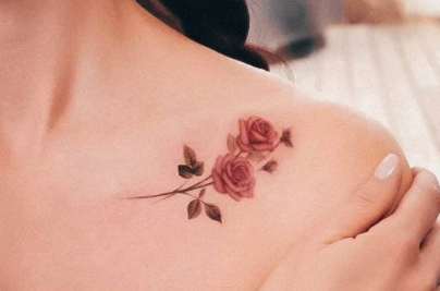 Mẫu Hình Xăm Ngực Nữ Đẹp Nhất 2019: 50+ Thiết Kế Vẫn Đẹp Đến Nay image 5