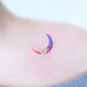 Ý Nghĩa Hình Xăm Mặt Trăng: Biểu Tượng Của Cảm Xúc Và Sự Biến Đổi 107462944 3357996147597123 5100439873969868478 o 300x300 1