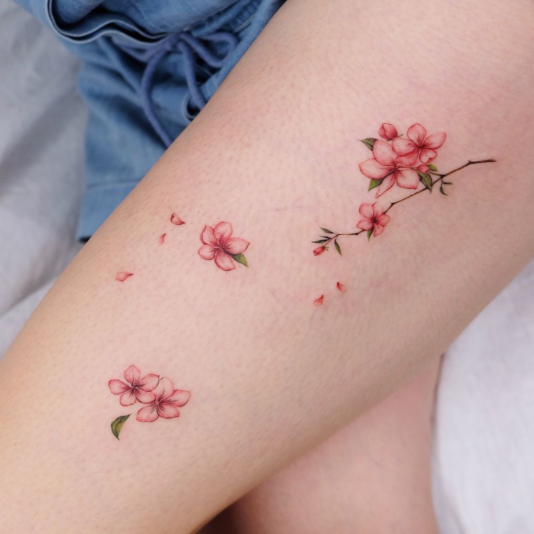 Hình xăm hoa anh đào nhỏ dễ thương nghệ thuật tinh tế