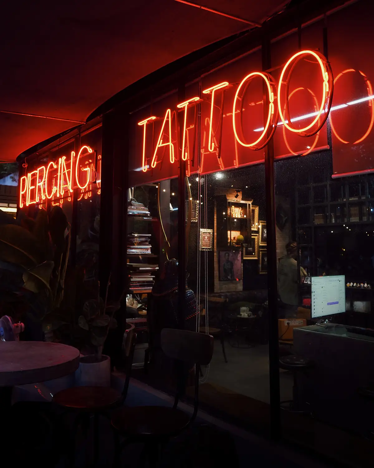 Late Night Tattoo Studio Saigon: Safe, Professional & Open Late 6 Late night tattoo studio Saigon professional tattoo artist working during evening appointment