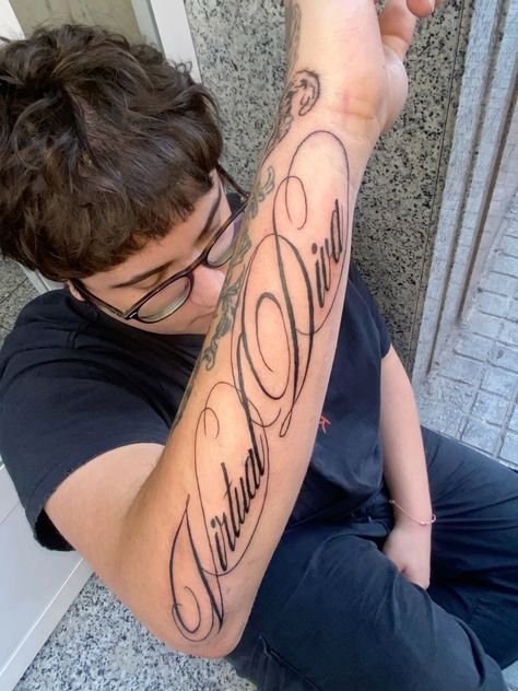 Calligraphy Tattoo Guide: Styles, Meaning & Design Ideas 7 Mô tả SEO giàu ngữ nghĩa