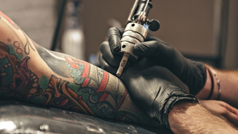 Chăm Sóc Hình Xăm Trong Mùa Đông: Đối Phó Với Da Khô Và Nứt Nẻ 5172682 Cover Tattoo
