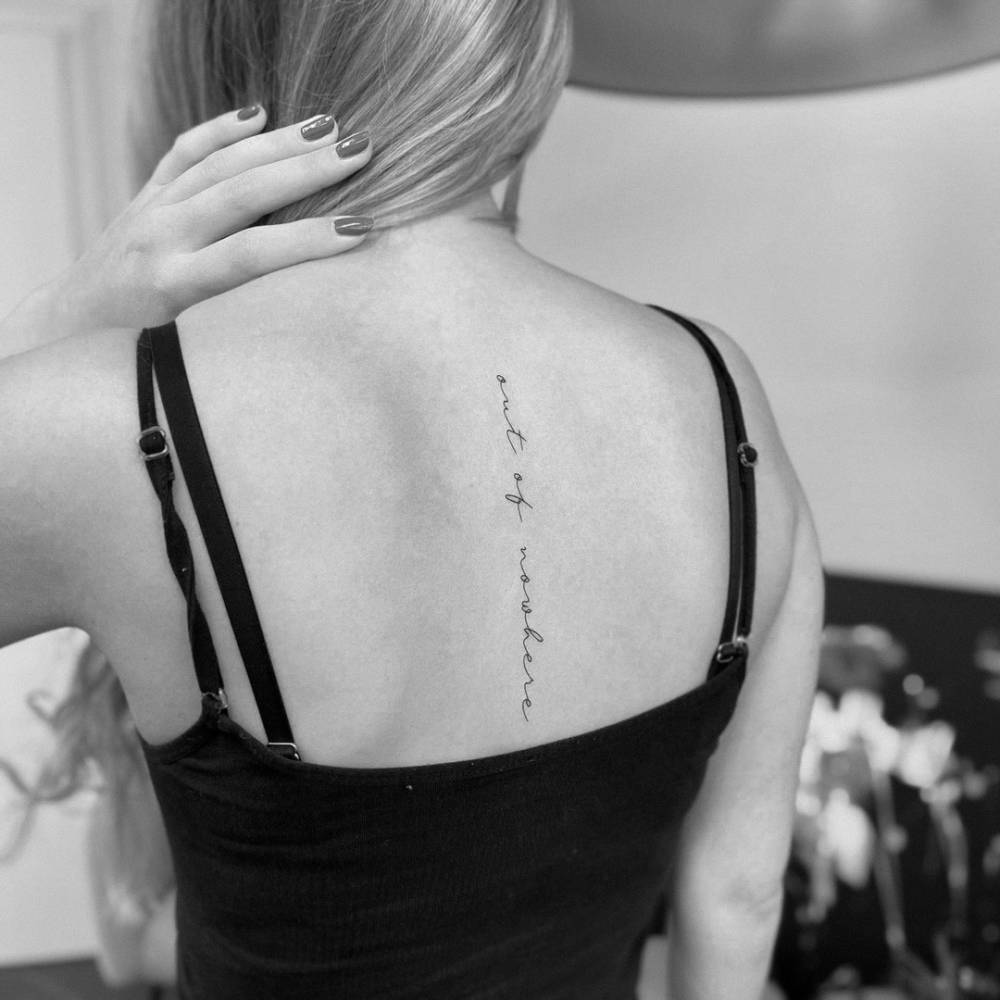Spine Tattoo Lettering: Designs, Pain Guide & Expert Tips 7 Mô tả SEO giàu ngữ nghĩa
