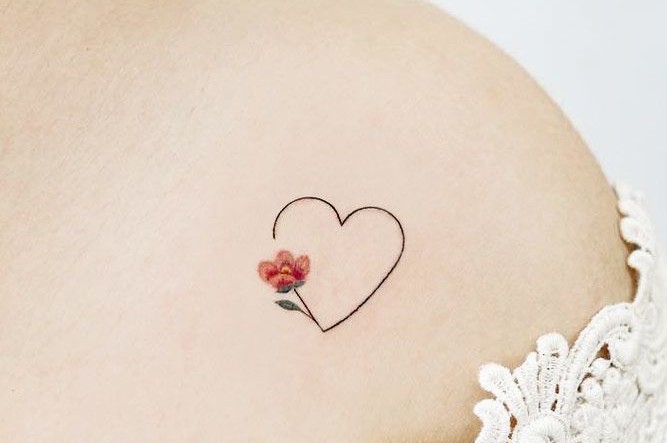 Minimalist Heart Tattoo Ideas, Meanings & Expert Design Guide 6483d38e9a937298a4a8f86837c3945c