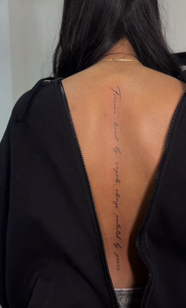 Spine Tattoo Lettering: Designs, Pain Guide & Expert Tips 8 Mô tả SEO giàu ngữ nghĩa