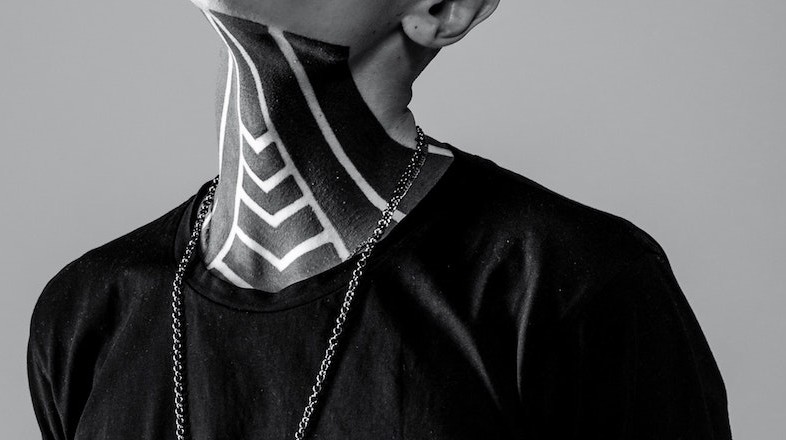Bold Neck Tattoo Ideas, Meaning & Pain Guide Should I Get a Tattoo On My Neck