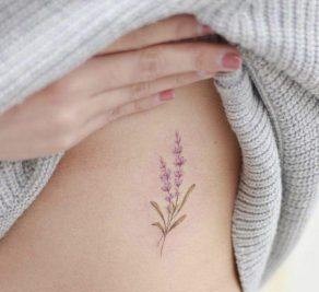 Hãy Yêu Cô Gái Có Hình Xăm Hoa Lavender: Ý Nghĩa Thật Sự Đằng Sau Sự Dịu Dàng baac81a338b29ac61265cc22aad0d88a 292x300 2