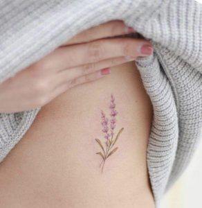 Hãy Yêu Cô Gái Có Hình Xăm Hoa Lavender: Ý Nghĩa Thật Sự Đằng Sau Sự Dịu Dàng baac81a338b29ac61265cc22aad0d88a 292x300 2