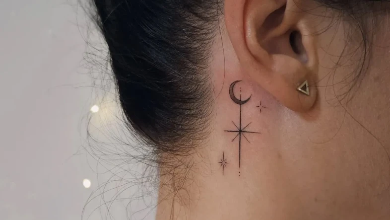 Xăm Hình Sau Tai: Vị Trí Tinh Tế, Thẩm Mỹ Và Riêng Tư behind the ear tattoo placement 1
