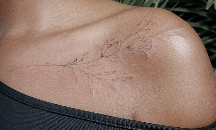 Fine Line Collarbone Tattoo Ideas, Pain & Meaning Guide d4a216face7b578d3ac1a2a544042b6a