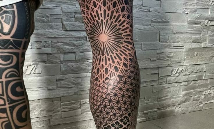 Symmetrical Tattoos: Meaning, Designs & Expert Guide e87042d6282b6f4f212106f12974d428