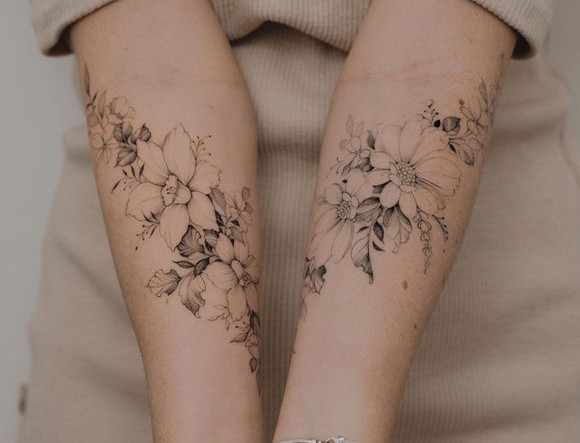 Fine Line Tattoo Guide: Longevity, Cost, Designs & Expert Tips fineline