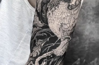 Xăm Hình Blackwork: Sức Mạnh Của Những Đường Nét Đen Tuyền hinh xam backword full tay full chan 7 of 8