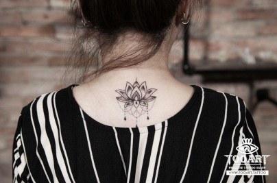 Ý Nghĩa Hình Xăm Mandala Trong Nghệ Thuật Xăm: Biểu Tượng Tâm Linh Và Sự Cân Bằng hinh xam hoa sen mandala 01