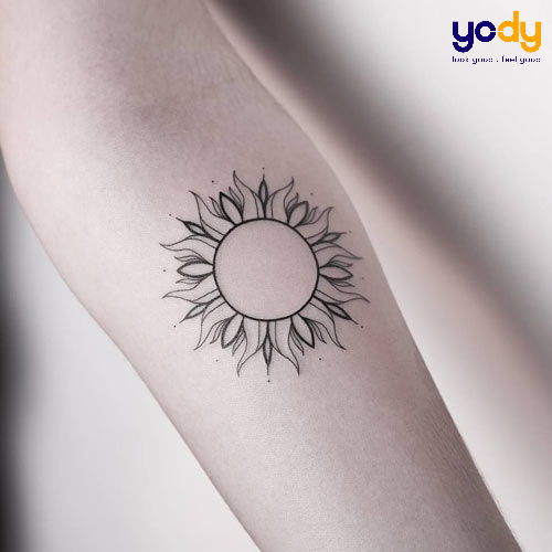 Cách Bảo Vệ Hình Xăm Khỏi Ánh Nắng Mặt Trời Hiệu Quả Nhất 8 Hình xăm được che chắn bằng quần áo chống nắng