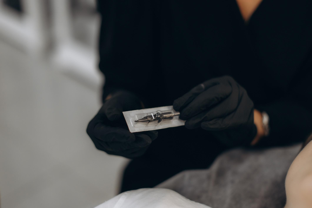 Single-Use Needles Tattoo Shop in Ho Chi Minh City – Why Safety Matters Before Getting Inked 3 Single-Use Needles Tattoo Shop in Ho Chi Minh City – Why Safety Matters Before Getting Inked image 3