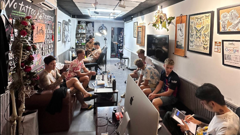 Why Travelers Choose Lucky Tattoo in Saigon Q1 image 5