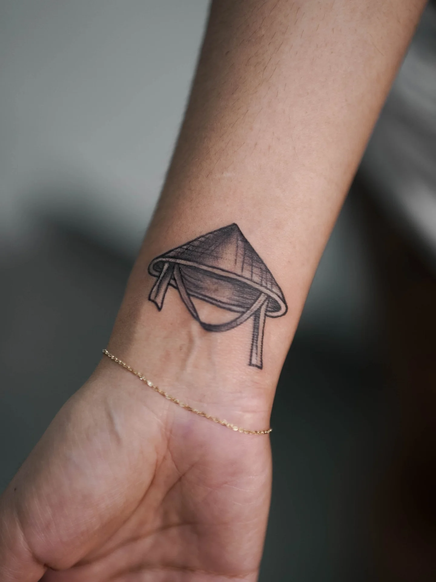 Non La Conical Hat Tattoo Meaning, Designs & Cultural Symbolism 6 Realistic Vietnamese conical hat tattoo design Non La cultural ink