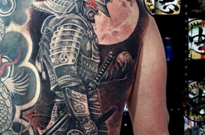 Ý Nghĩa Hình Xăm Samurai: Biểu Tượng Danh Dự, Sức Mạnh & Bản Lĩnh y nghia hinh xam samurai la gi