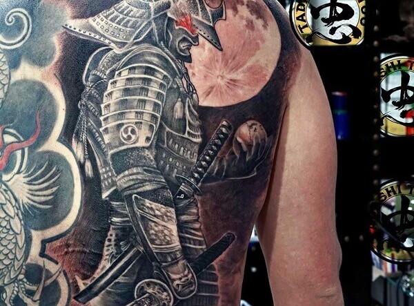 Ý Nghĩa Hình Xăm Samurai: Biểu Tượng Danh Dự, Sức Mạnh & Bản Lĩnh y nghia hinh xam samurai la gi